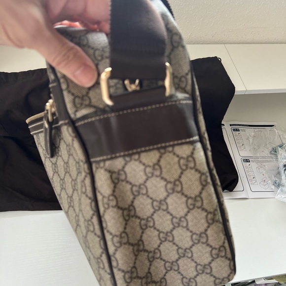 Gucci Monogram Unisex Messenger Bag - Picture 3 of 7